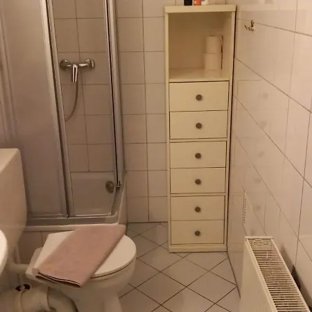 200 Meter Zum Rheinauhafen