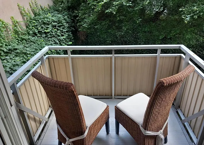 200 Meter Zum Rheinauhafen Кёльн