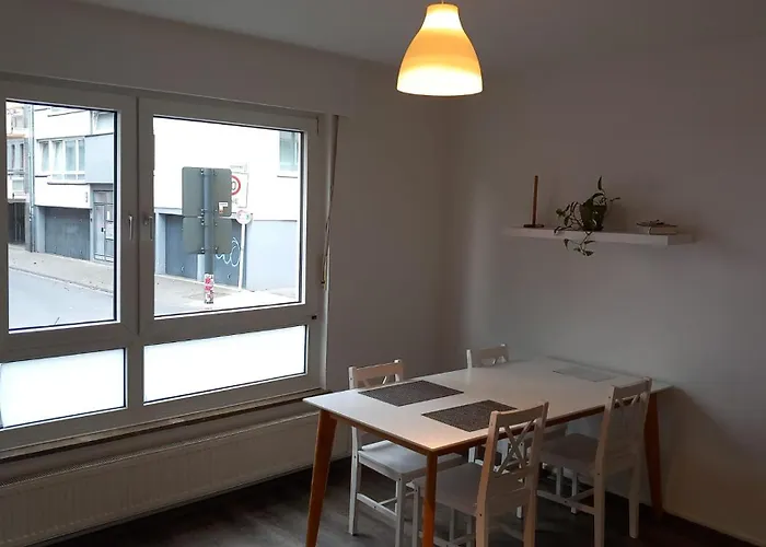 200 Meter Zum Rheinauhafen