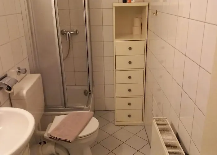 200 Meter Zum Rheinauhafen